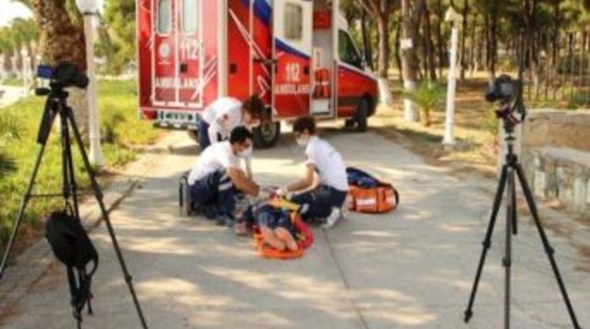 İzmir Ambulans Servisi Alanda Travma Eğitimi Yaptı