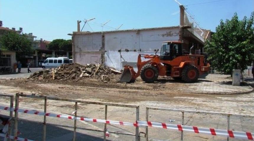 &Ouml;demiş Otogarı&rsquo;nda Yıkım &Ccedil;alışmaları Başladı