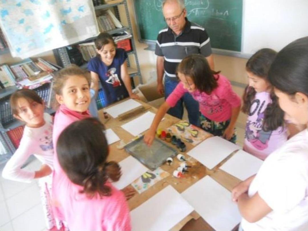 Kuran Kursu &Ouml;ğrencileri Ebru Sanatını &Ouml;ğreniyor