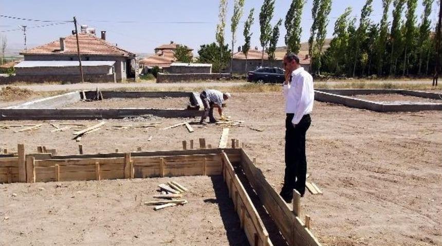 Gemerek&rsquo;te Prefabrik Evlerin İnşaatı Başladı