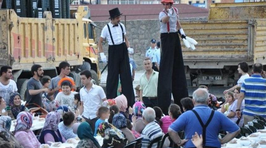 Ereğli Belediyesi &Uuml;&ccedil; Mahallede İftar Verdi