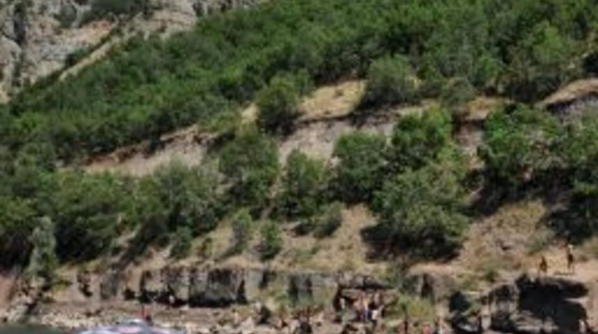 Sıcaktan Bunalan Tuncelililer, Plajlara Akın Etti