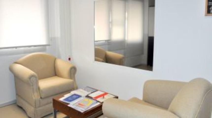 İzmir &Uuml;niversitesi Psikoloji Laboratuvarı A&ccedil;ıldı