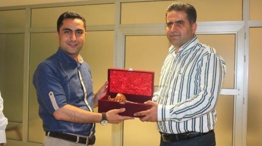 Adıyaman Ve Nevşehir Ak Parti Teşkilatları İftar Yemeğinde Buluştu