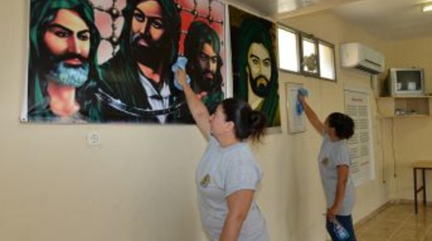 &Ccedil;iğli'de Cami Ve Cemevleri Temizleniyor