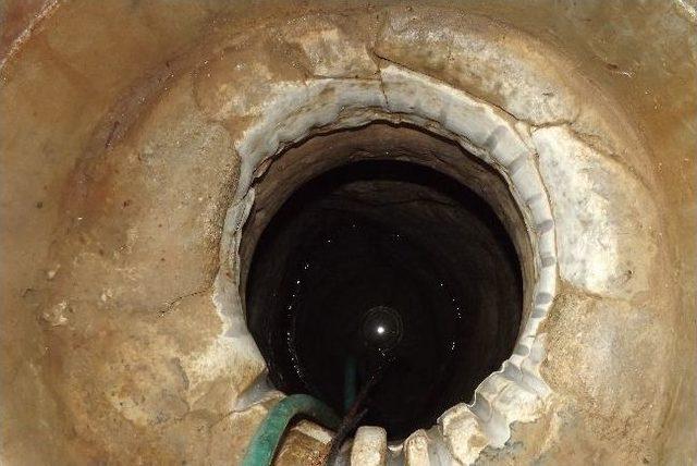 Şifa Arayanlardan Azizdede T&uuml;rbesine B&uuml;y&uuml;k Rağbet 3