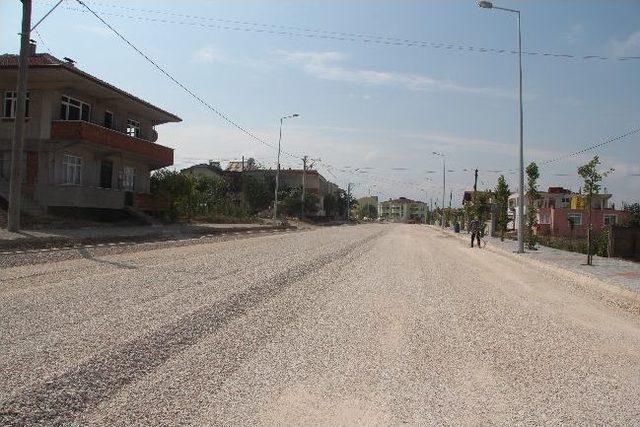 Hendek&rsquo;te Yeni A&ccedil;ılan Bulvara Bisiklet Yolu Yapılıyor 1