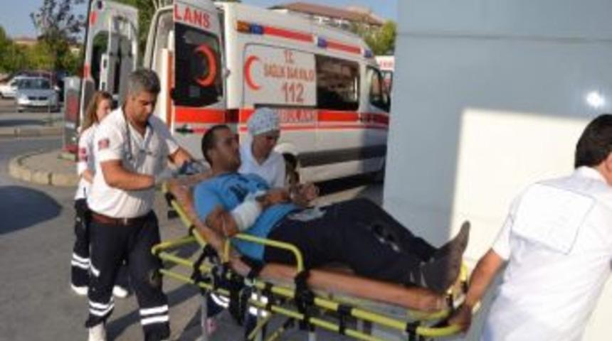 Kayseri&rsquo;de Bı&ccedil;aklı Kavga: 4 Yaralı