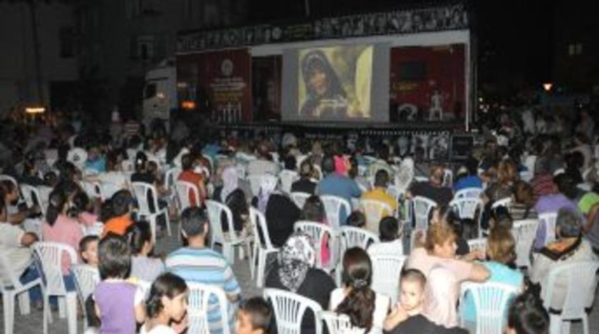 Gezici Sinema Yurt Mahallesi&rsquo;nde