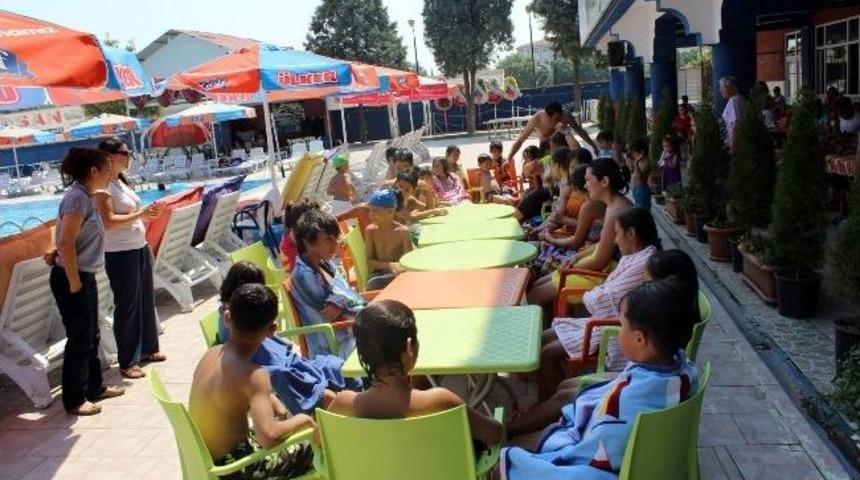 Salihli&rsquo;de &ldquo;y&uuml;zme Bilmeyen Kalmasın&rdquo; Projesi