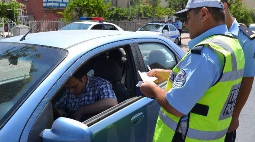 Emniyet Kemeri Takmayan S&uuml;r&uuml;c&uuml;lere Ceza Yağdı