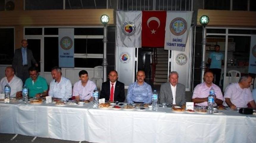 Salihli Ticaret Borsası&rsquo;ndan İftar Yemeği