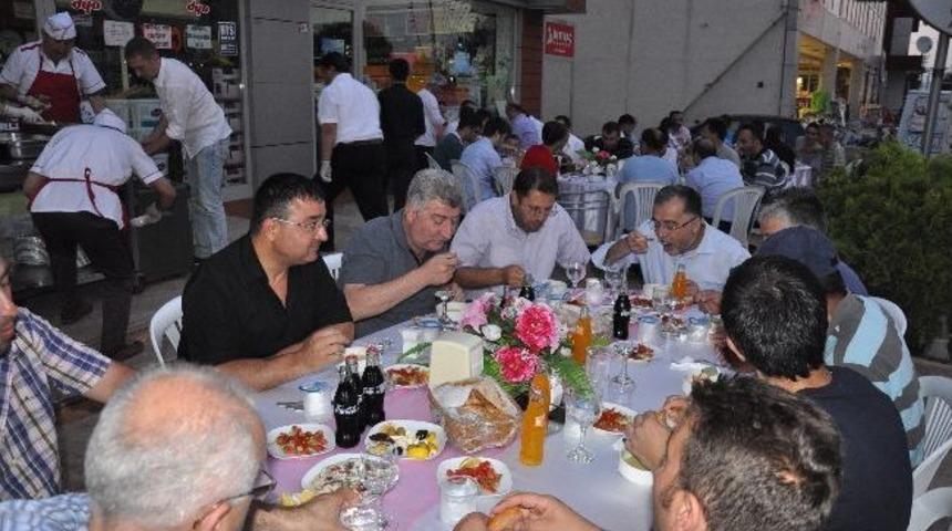 &Ccedil;oban Esnafı İftarda Buluştu