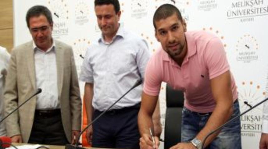 Melikşah Basketbol Takımı Yeni Transferler Yaptı