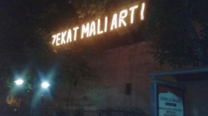 Mahyanın Bir B&ouml;l&uuml;m&uuml; Yanmıyor