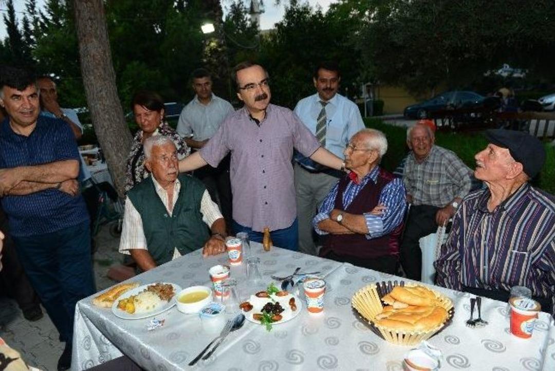 Vali Coş: "yaşlılarımıza G&ouml;sterdiğimiz İlgi Ve Sevgi, Geleceğimizi Aydınlatır"