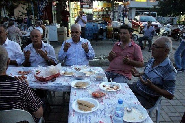 Yörüklerin Geleneksel İftarı Binleri Buluşturdu