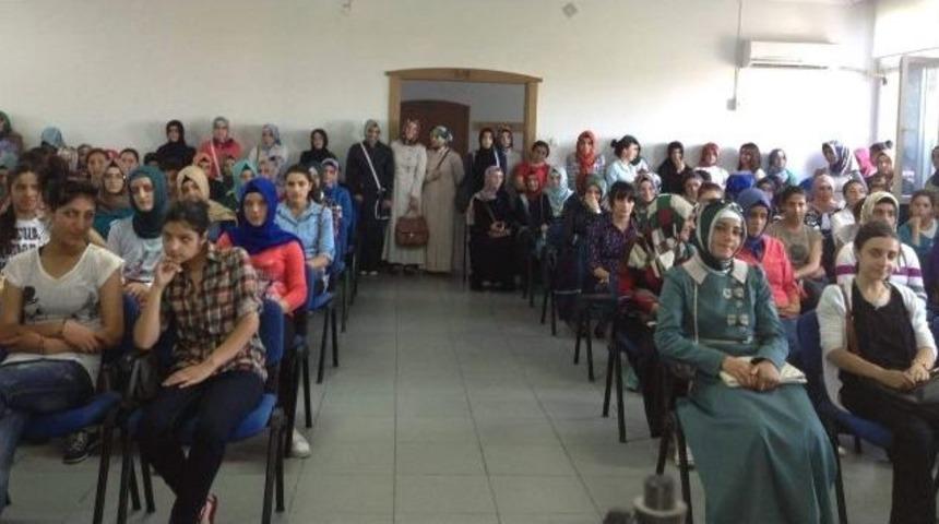 Ba&uuml; Muş'lu &Ouml;ğrencilere İngilizce &Ouml;ğretti