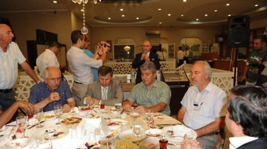 İşadamı İsmet G&uuml;ral'dan İftar