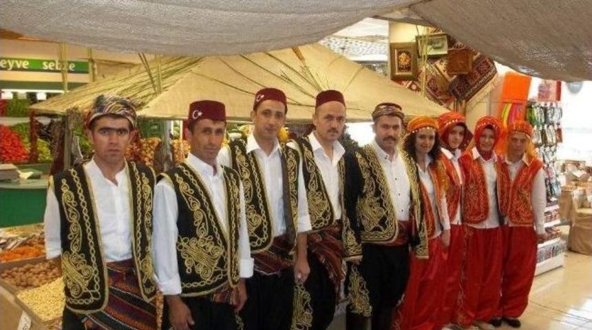 Market &Ccedil;alışanlarına Osmanlı Kıyafeti