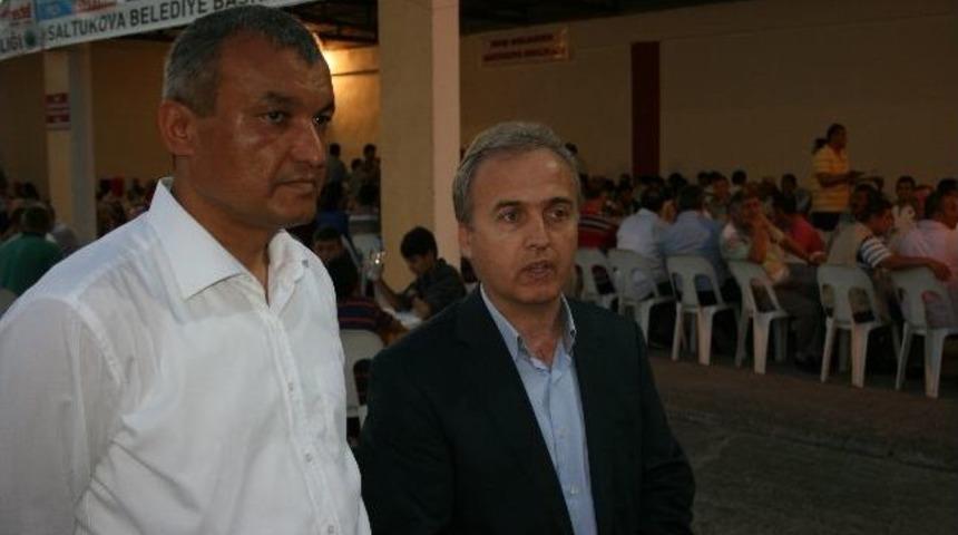 Saltukovalı Esnaflardan Vatandaşlara İftar Yemeği