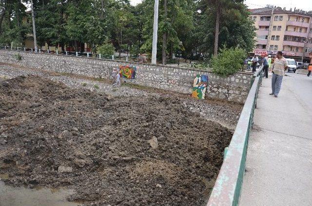 Düzce’de Küçüksu Köprüsü Yıkıldı 1