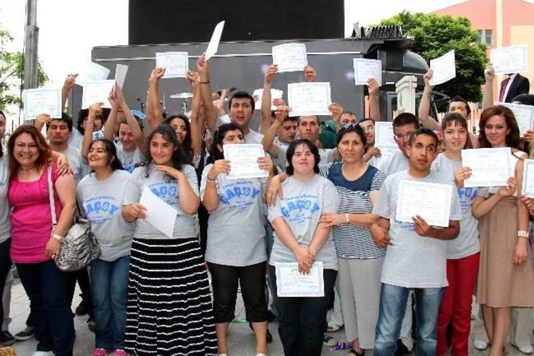 Engelleri Aştılar Sertifikaları Aldılar