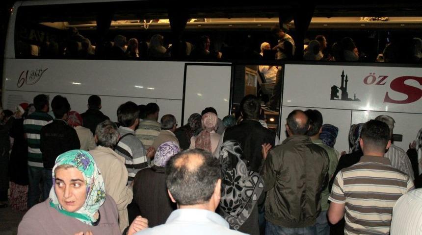 Sivaslı Umreciler Vizeye Takılmadı