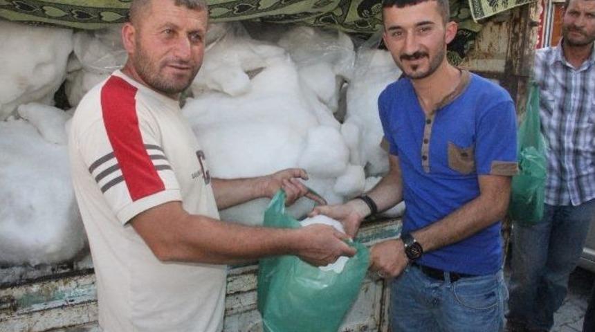 Kato Dağı Karı Hakkari&rsquo;de Vatandaşları Serinletiyor