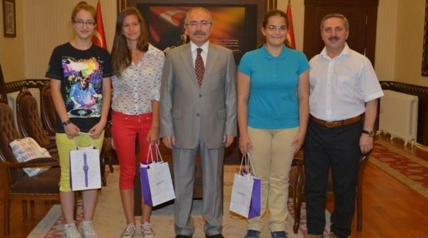 Sbs&rsquo;de Dereceye Giren &Ouml;ğrencilerden Vali Yaman&rsquo;a Ziyaret