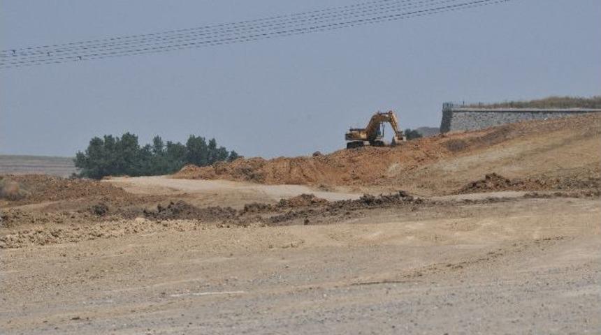 Yeni &Ccedil;evre Yolu İnşaatı Başladı