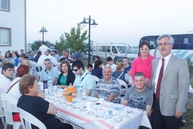 Belediyeden Her Akşam Başka Mahalleye İftar