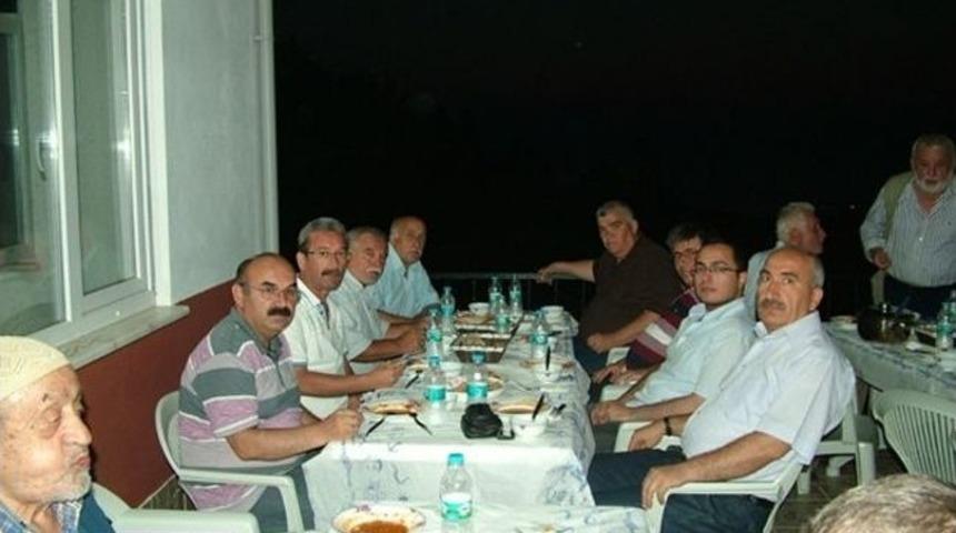 Abana K&ouml;ylerinde İftar Yemeği