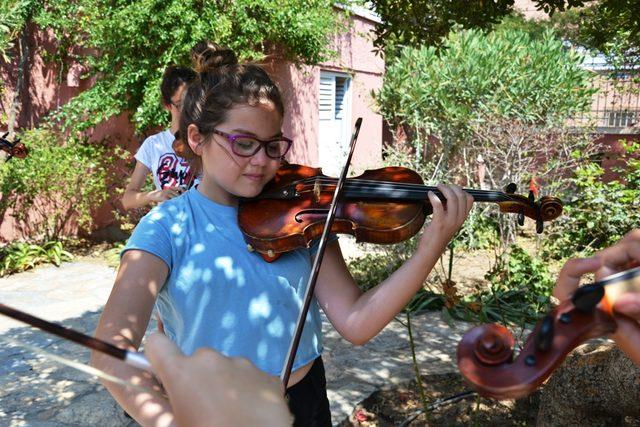 AIMA'da keman ve viyola masterclass eğitimleri başladı