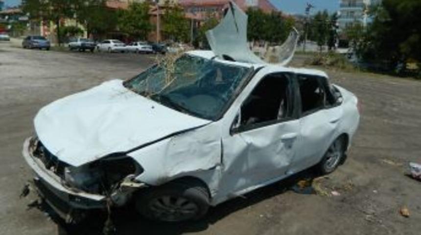 Osmancık'ta Klimayı Ayarlarken Ara&ccedil; takla Attı: 4 Yaralı