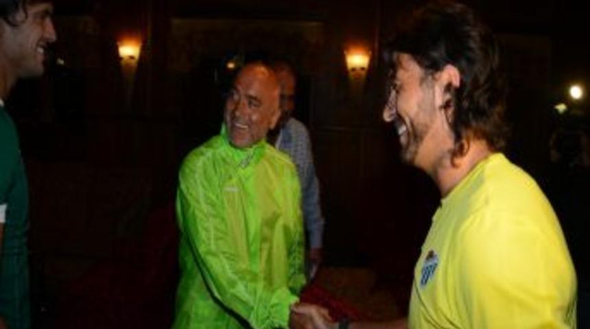 Bursaspor'un Yeni Kalecisi Frey: Şampiyonlar Ligi'nde Oynayacağımız Kesinleşti