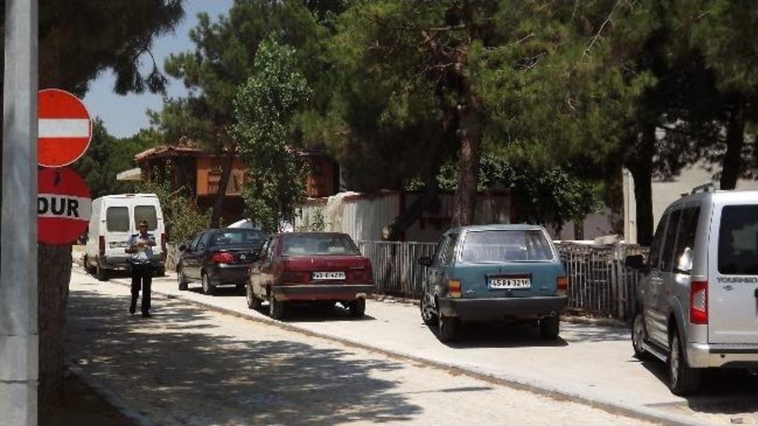 Kula'da Kaldırıma Park Edenlere Ceza Yağdı