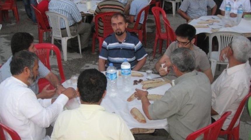 Kula'da İftar Programlarına Yoğun İlgi