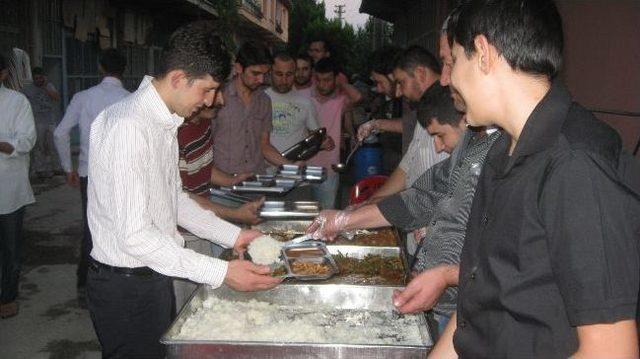 Kula'da İftar Programlarına Yoğun İlgi