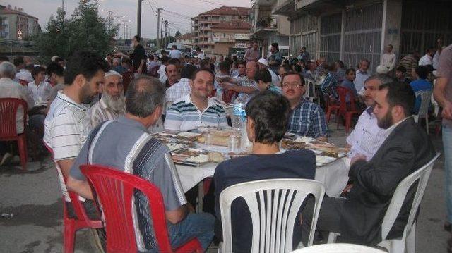 Kula'da İftar Programlarına Yoğun İlgi