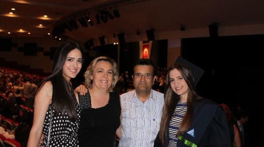 Zeynep Babasının İzinde