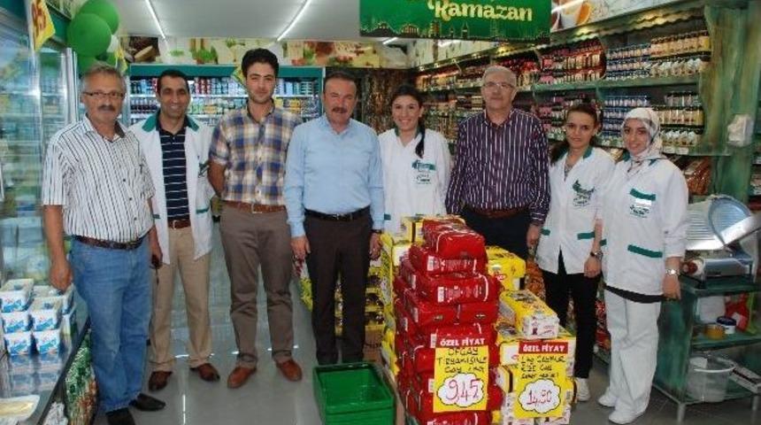 Başkan Doğan Esnafla Yanyana