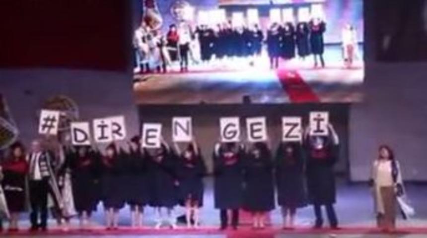 E&Uuml; Mezuniyet T&ouml;reni, Hocaların Desteğiyle Gezi Eylemine D&ouml;nd&uuml;