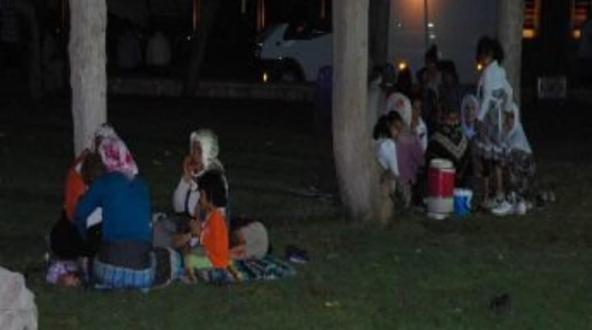 Şanlıurfalılar Parklarda İftar A&ccedil;ıyor