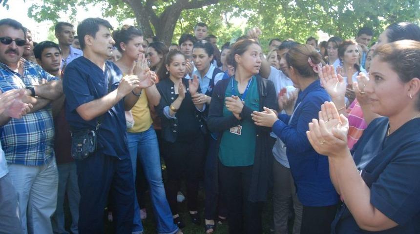 Maaşlarını Alamayan Taşeron Firma &Ccedil;alışanlarından Protesto