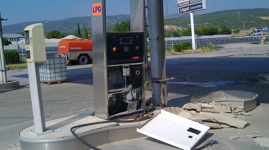 Benzin Istasyonuna Dalan Ara&ccedil; Y&uuml;rekleri Ağızlara Getirdi