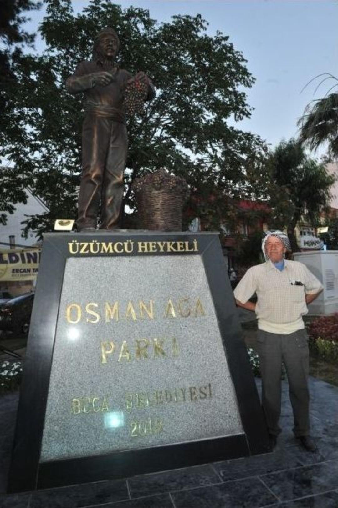 Buca'da &Uuml;z&uuml;mc&uuml; Heykeli A&ccedil;ıldı