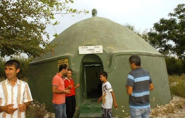 K&ouml;y&uuml;ndeki T&uuml;rbeyi Restore Ettirmek İ&ccedil;in Arabasını Satılığa &Ccedil;ıkardı 2