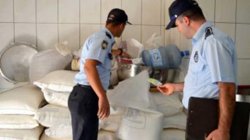 Belediye Ekipleri Ramazan'da Denetimlerini Artırdı