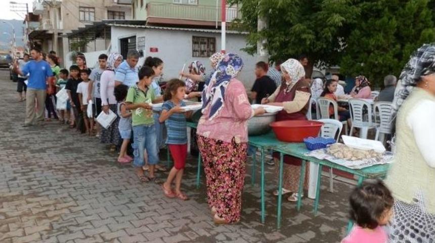 Salihli'nin Sart Kasabası&rsquo;nda İftar Programı D&uuml;zenlendi